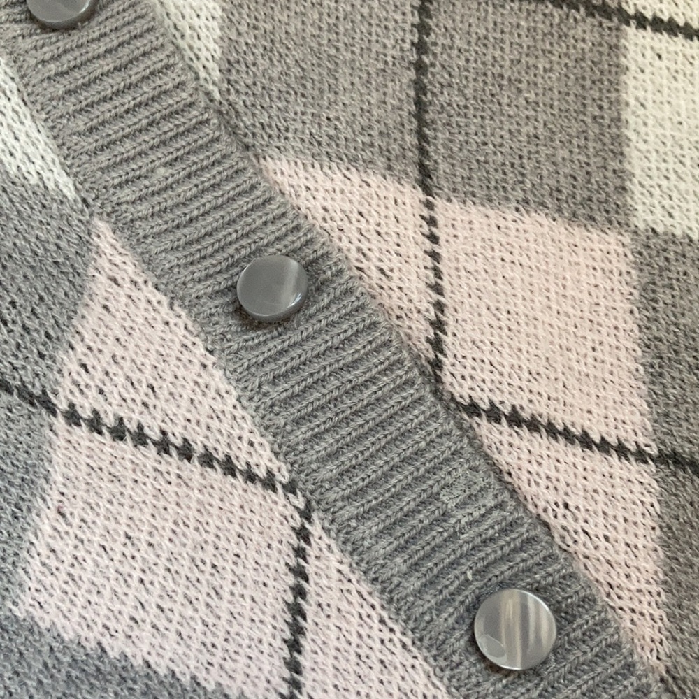 sweater - Picture 4 of 6
